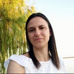 Pezuk Miriam